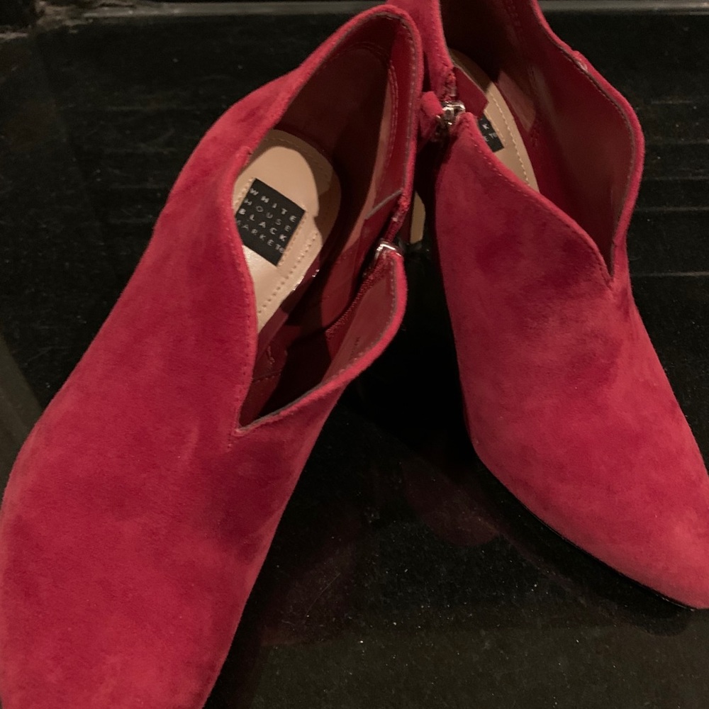 White House black market - Red suede booties